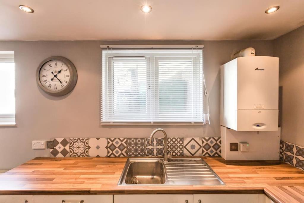 Charming Apartment In Deal Near The Beach & Town Eksteriør bilde